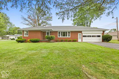 214 W Kings Highway, Rushville