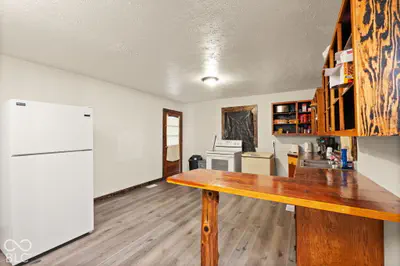 410 Main Street, English - 22
