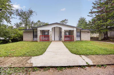 3411 Kinser Pike, Bloomington