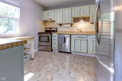 7611 Home Drive, Fishers - 11