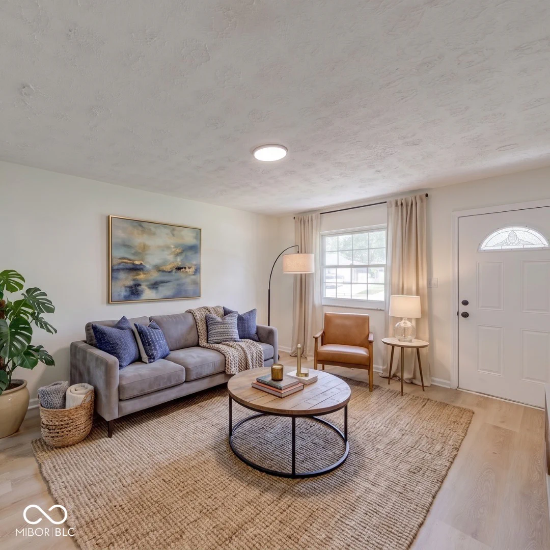 10016 Meadowlark Manor, Indianapolis