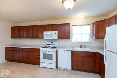 8113 Sydney Lane, Avon - 4