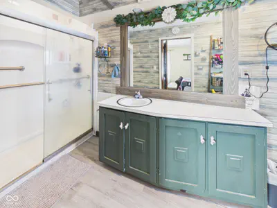 318 Vasbinder Drive, Chesterfield - 17