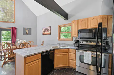 11099 Bushy Road, Metamora - 14