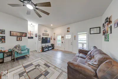 1188 Evergreen Way, North Vernon - 3