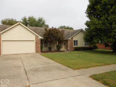 552 Echo Bend Boulevard, Greenwood - 3