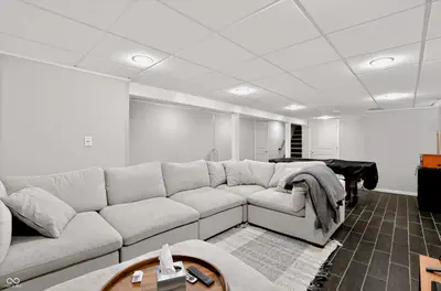 8824 Crestview Drive, Indianapolis - 27