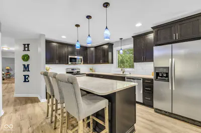 1221 Normandie Court, Avon - 5