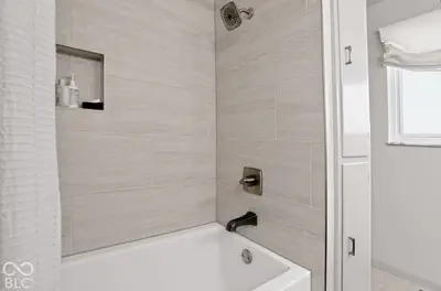 8150 Hi Vu Drive, Indianapolis - 16