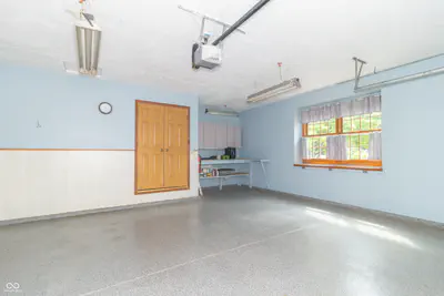 2460 Hickory Boulevard, Greenfield - 33