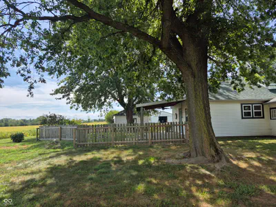 6957 300, Whiteland - 5
