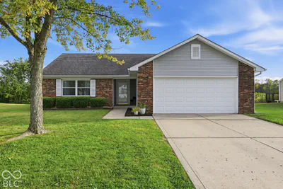 208 Fountain Lake Drive S, Shelbyville