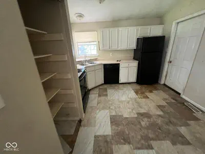 2208 Friendship Drive, Indianapolis - 8