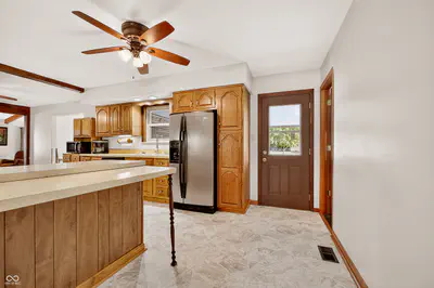 10420 Bradford Road, Avon - 7