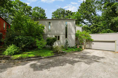 2812 Fawkesway Drive, Bloomington