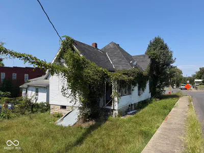 702 15th Street, Bedford