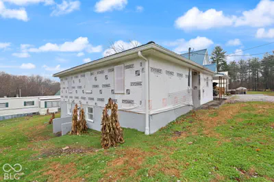 410 Main Street, English - 47