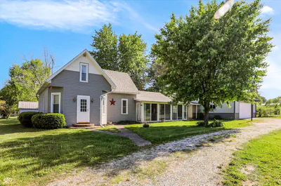 9184 Geneva Main Street, Flat Rock