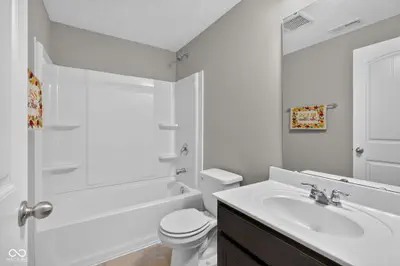 10608 Kensington Lane, Fortville - 43