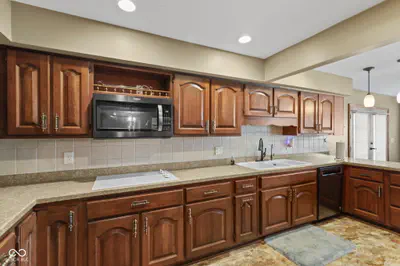 885 Broadway North Drive, Plainfield - 34