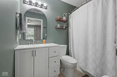 9925 Cedarstone Lane, Avon - 14