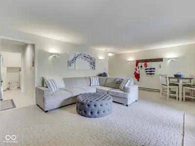 6250 Grosbeak Court, Nineveh - 63