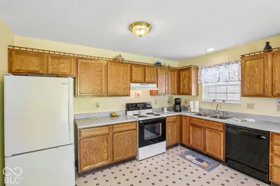 320 E Quail Wood Lane, Westfield - 14