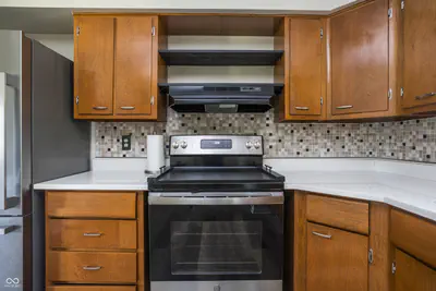 10461 Woodlawn Drive, Carmel - 16