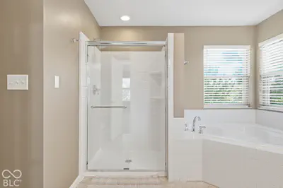 8567 Knoll Crossing, Fishers - 20