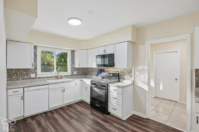 9759 Sunset Lane, Elwood - 15