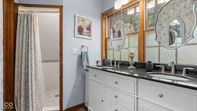 895 Oakwood Lane, Paoli - 24
