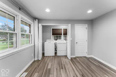 1521 Robin Hood Drive, Seymour - 33