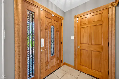 2846 Hillside Drive, Bedford - 6
