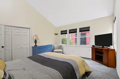 2812 Fawkesway Drive, Bloomington - 33