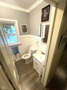 501 Chestnut, Seymour - 16