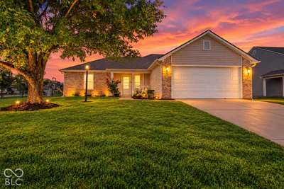 868 Quarterhorse Run, Bargersville - 2