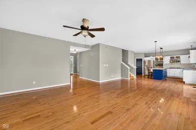 697 Lake Vista Drive, Columbus - 13