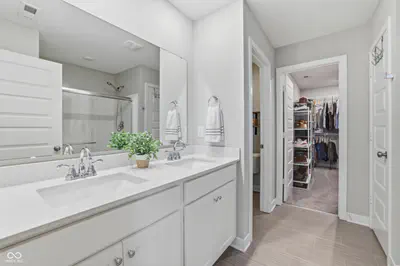 9767 Alzada Drive, Fishers - 28