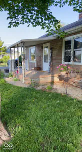 1121 W Washington Avenue, Shelbyville - 2