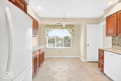528 Hunters Drive, Carmel - 10
