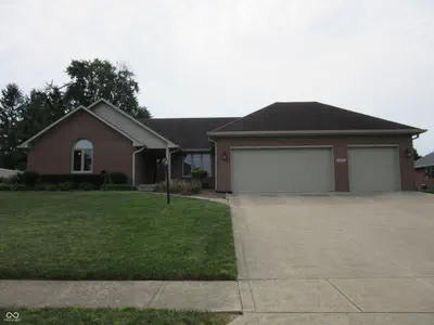 3717 The Courts, Greenwood