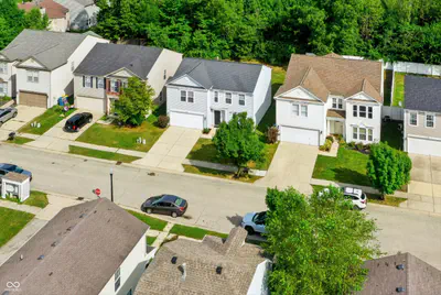 12882 Old Glory Drive, Fishers - 40