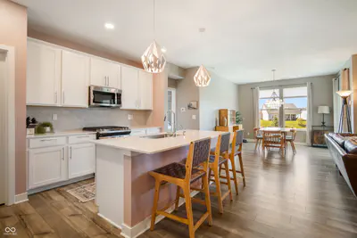 7412 Harbor Town Drive, Whitestown - 10