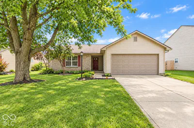 18084 Sanibel Circle, Westfield - 1