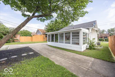 5325 E 10th Street, Indianapolis - 25