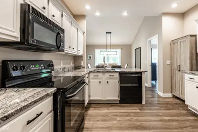 10011 Franklin Court, Carmel - 11