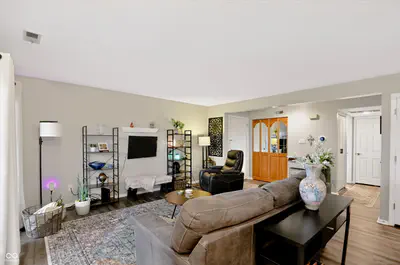8158 Shorewalk Drive, Indianapolis - 10