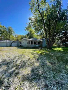 900 S County Road 550 E, Selma