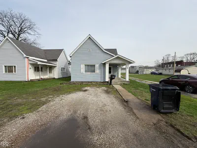 1636 B Street, Elwood