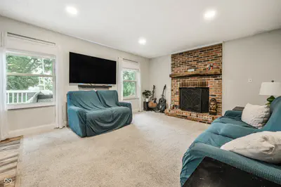 909 Farmview Lane, Carmel - 19
